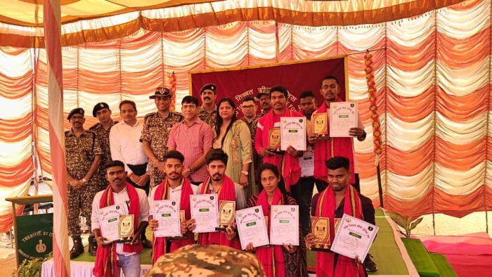 माओवादी क्षेत्र में ITBP जवानों ने जलाई ज्ञान की ज्योति, 10 आदिवासी युवा सरकारी सेवाओं में चयनित