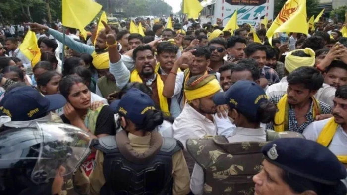 भोपाल में प्रधान आरक्षक को थप्पड़ मारने वाली युवती पर FIR दर्ज, पुलिस कर रही आरोपी की तलाश