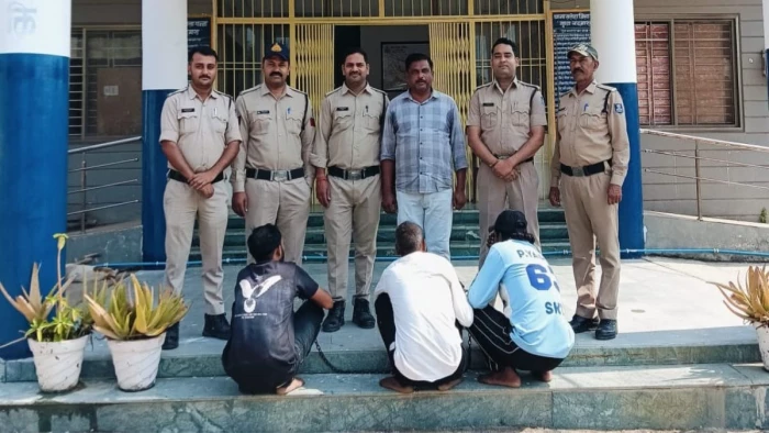 अपहरण कर सतना से भरूच ले गए, दुष्कर्म में तीन आरोपी गिरफ्तार, कल्दा बाजार से लापता महिला गुजरात में मिली