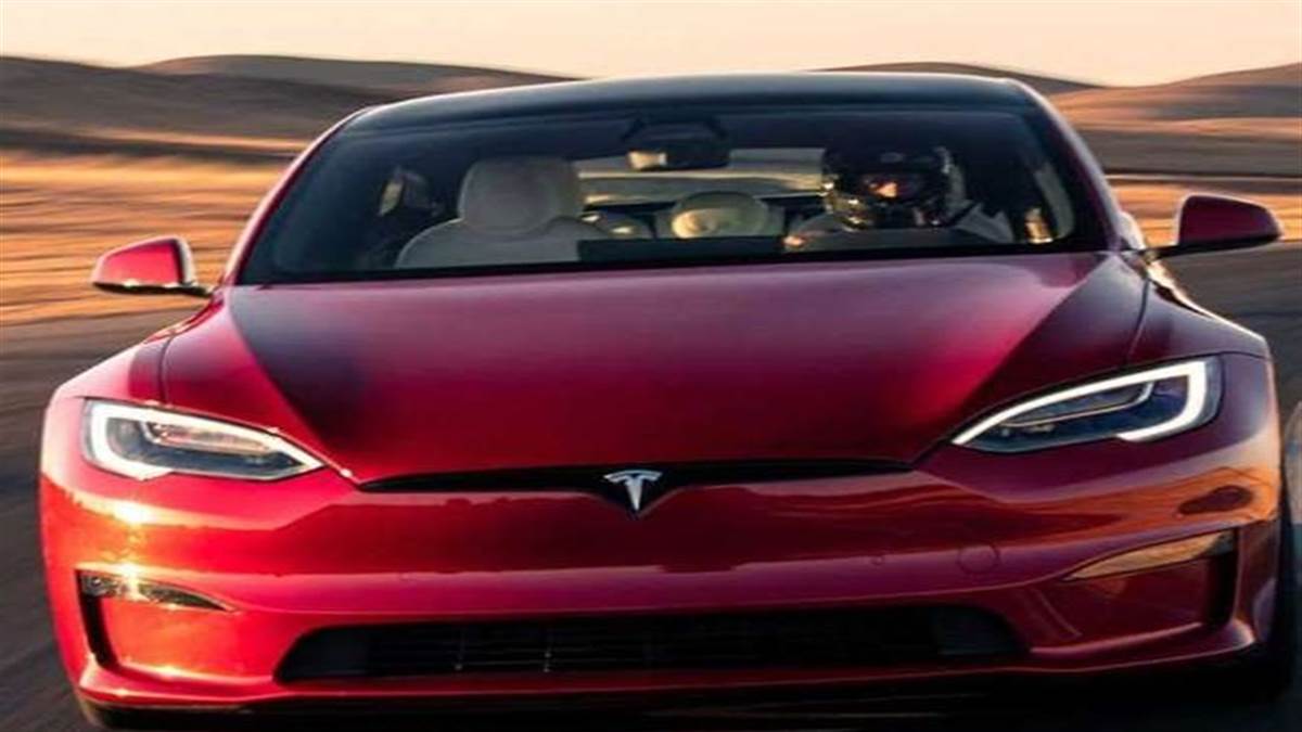 Tesla Recalls Vehicles: रीयर लाइट में खामी के चलते टेस्‍ला ने वापस बुलाईं 3 लाख 20 हजार कारें
