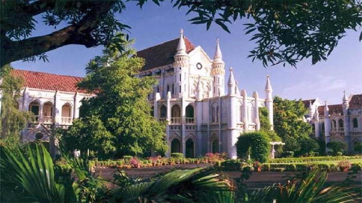 थाना परिसर में मंदिर निर्माण पर दो सप्ताह में जवाब दें…अन्यथा 25 हजार जुर्माना लगाया गया, हाई कोर्ट ने सख्त निर्देश दिए