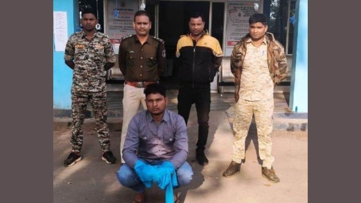 छत्‍तीसगढ़ के रायगढ़ में युवक ने घर में घुसकर बाप-बेटी की पत्थर से निर्मम हत्या, महिला घायल; इलाके में दहशत