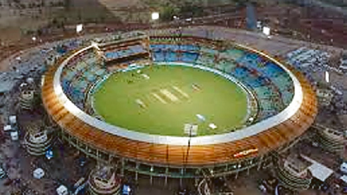 इंडिया-साउथ अफ्रीका वनडे मैच में आपराधिक रिकॉर्ड वाले बाउंसर स्टार खिलाड़ियों के पास थे तैनात, अब इनकी तैनाती से पहले होगी जांच