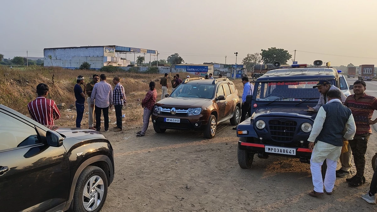 बड़वानी में नेशनल हाईवे पर दिनदहाड़े लूट, पोल्‍ट्री फार्म मैनेजर को कट्टा अड़ाकर 1 लाख रुपए छीने