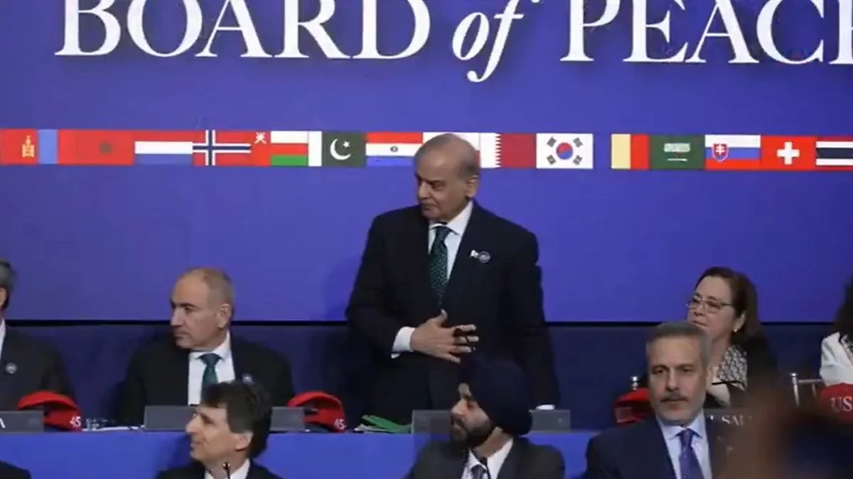 'खड़े हो जाइए शहबाज शरीफ', जब ट्रंप ने भारत-पाक युद्ध रोकने की बात कहकर पीएम मोदी की तारीफ की