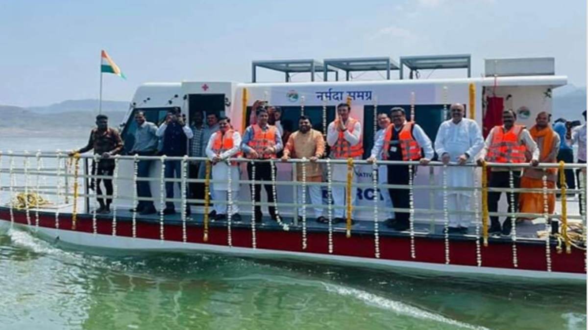 Water Ambulance: अब नर्मदा नदी में दौड़ेगा रेलवे का दिया हुआ तैरता अस्पताल, 37 गांवों के लोगों को होगा लाभ