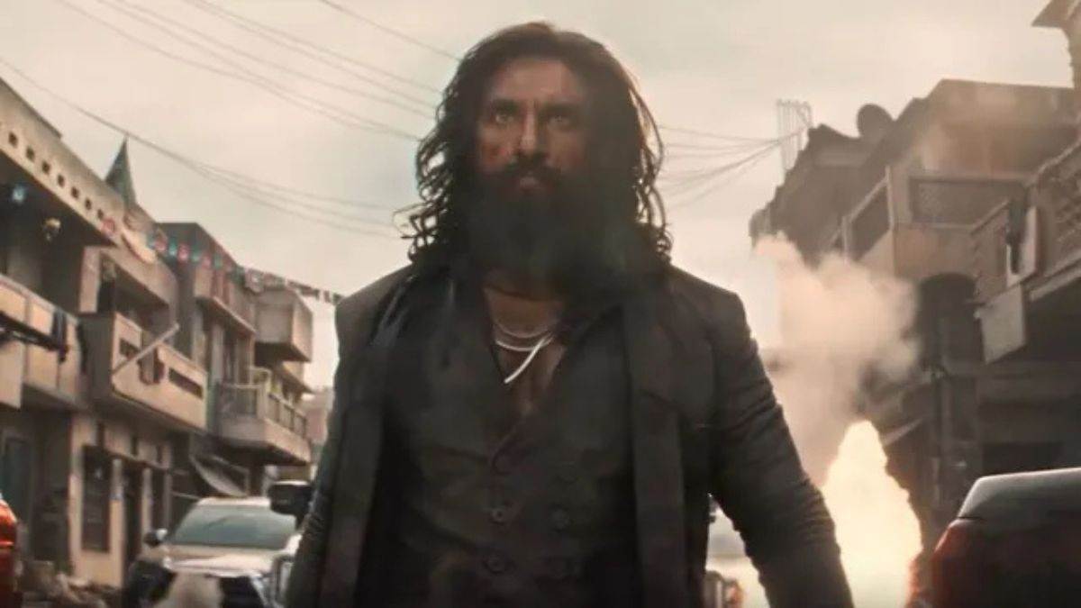 बैन के बावजूद पाकिस्तान में ‘Dhurandhar 2’ का जलवा, फिल्म देखने के लिए दर्शकों के बीच मचा हड़कंप