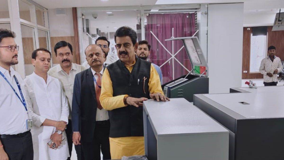 इंदौर एयरपोर्ट के टर्मिनल-1 का उड्डयन मंत्री 24 मार्च को करेंगे वर्चुअली लोकार्पण, अब सालाना 50 लाख यात्री भर सकेंगे उड़ान