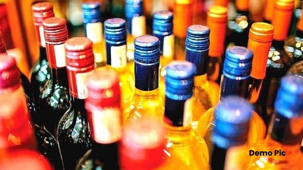 Dewas News: MRP से अधिक कीमत पर बेच रहे थे शराब, तीन दुकानों पर कार्रवाई