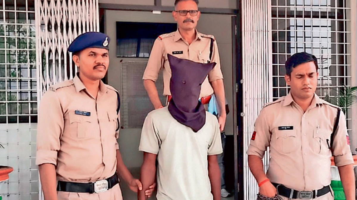सिंगरौली बैंक लूटकांड : मास्टरमाइंड कमलेश ने वारदात के बाद खरीदा था आईफोन, बाकी की तलाश कर रही पुलिस की 10 टीमें