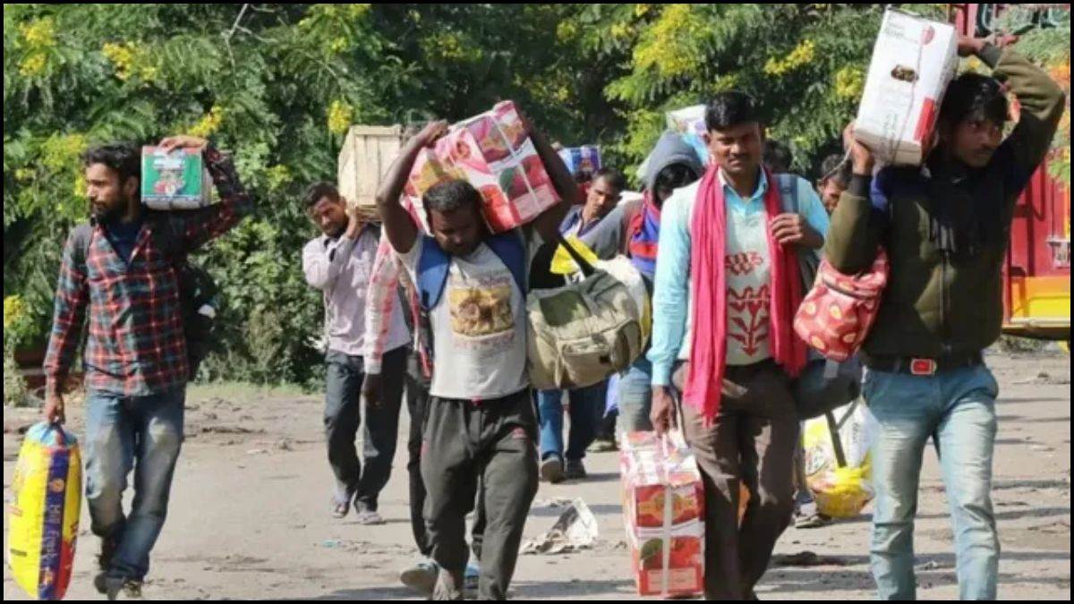 'वोट नहीं दिया तो बंद होगा राशन और आधार...', बंगाल के प्रवासी 450 श्रमिकों को आ रहे धमकी भरे कॉल्स