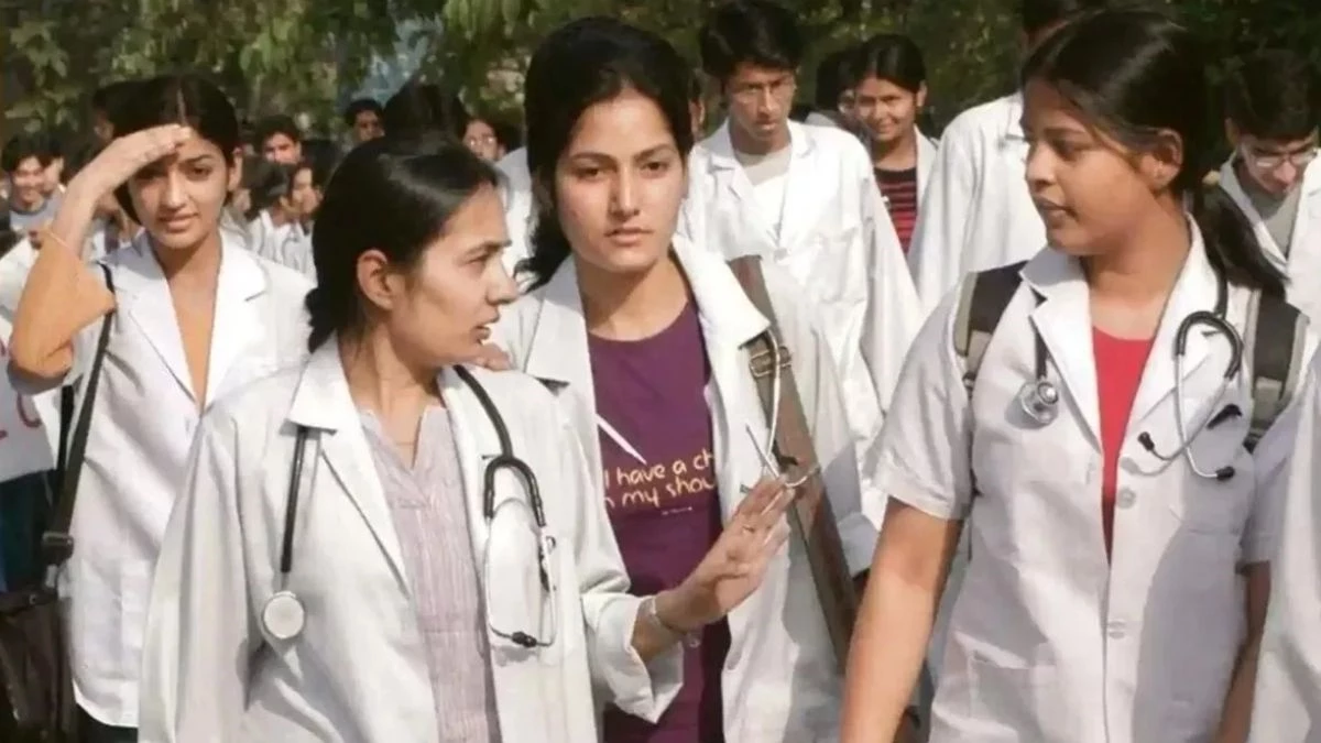 MP में मेडिकल स्टूडेंट्स की कॉपी घर से नहीं जांच पाएंगे मूल्यांकनकर्ता, कॉलेजों में बनेंगे केंद्र