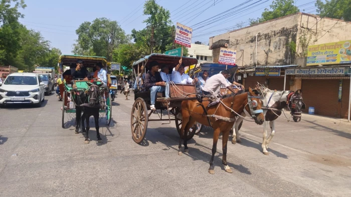 खरगोन में मेडिकल स्टोर्स की हड़ताल, केमिस्ट एसोसिएशन ने तांगे, ई रिक्शा और ई बाइक से निकाली रैली