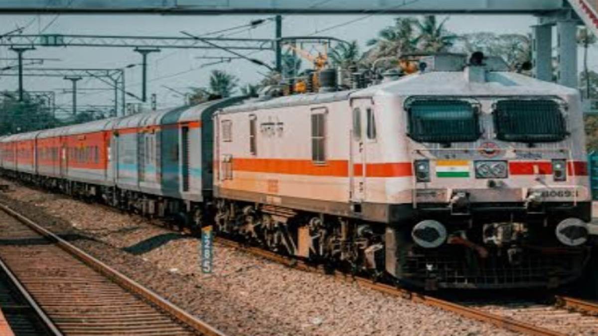 नीट परीक्षार्थियों को रेलवे की सौगात: चलेंगी स्पेशल ट्रेनें, लगेंगे 40 अतिरिक्त कोच