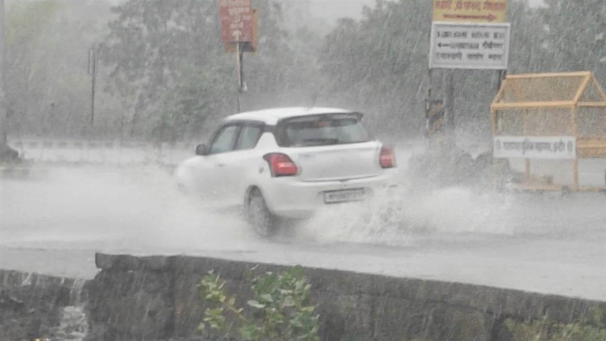 Monsoon in MP: इंदौर में झमाझम बारिश, प्रदेश में 27 जून के बाद मानसून के पहुंचने की संभावना