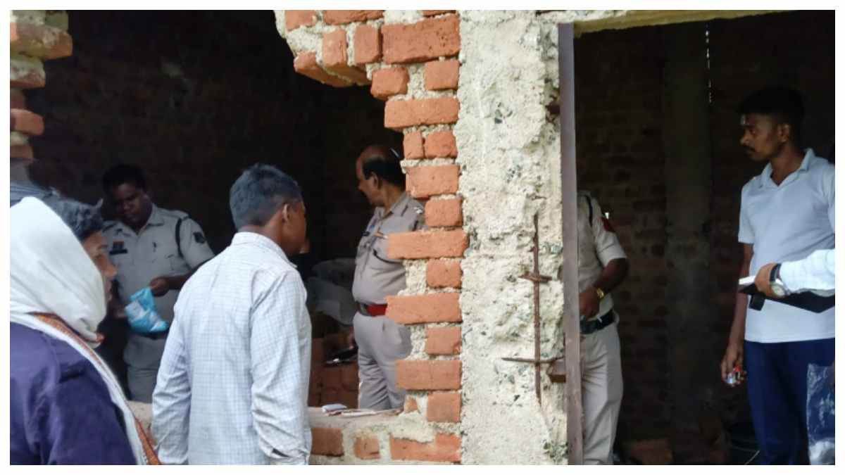लैलूंगा में मानवता शर्मसार; अर्धनग्न हालत में मिला महिला का शव दुष्कर्म की आशंका 10 माह की मासूम को भी मारा