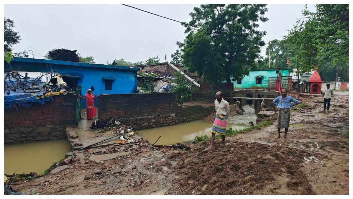 लीलागर नदी में उफान: कोनारगढ़-कुटीघाट पुल डूबा, आवागमन बंद; धनुहार डेरा समेत कई बस्तियों में घुसा पानी
