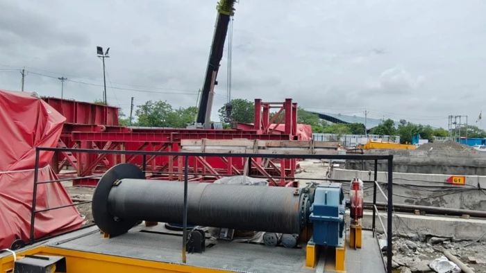 Indore Metro Rail: टीबीएम की ग्रेनिटी सुरंग से बाहर निकालेगी मिट्टी, 14 ट्रेलर में इंदौर पहुंचे टनल बोरिंग मशीन के पुर्जे