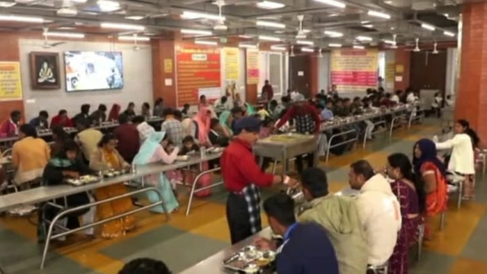 श्रावण मास में उज्जैन आने वाले कावड़ यात्रियों को फ्री में भोजन कराएगी महाकाल मंदिर समिति