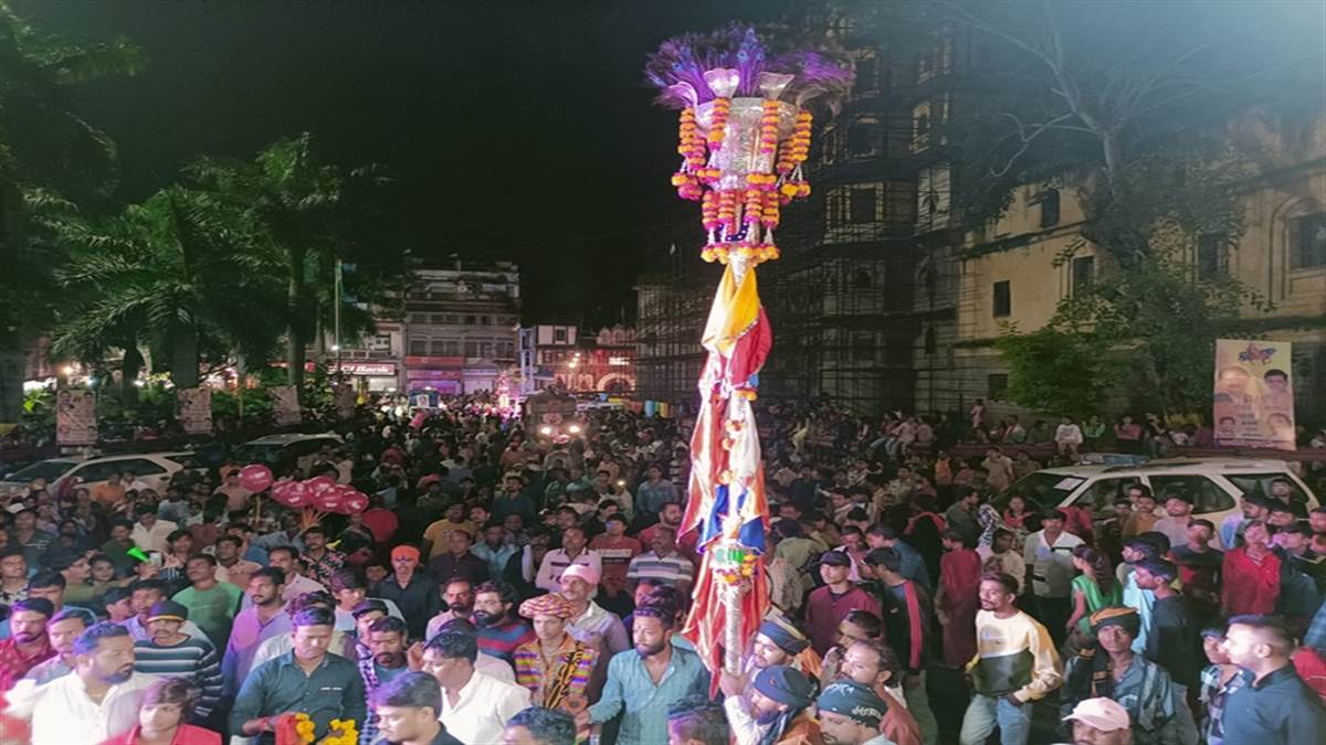 Goga Navami 2022 : इंदौर में छड़ी निशान निकालकर वीर गोगादेव का किया पूजन - Goga Navami 2022 Worshiped Veer Gogadev by taking out stick marks in Indore