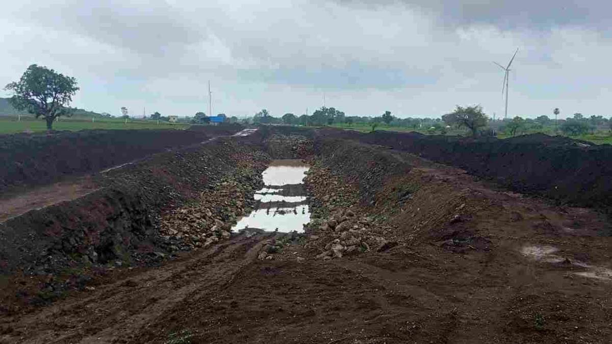 Indore-Dahod Rail Project: यात्रीगण कृपया ध्यान दें... इंदौर-दाहोद परियोजना 900 केस में अटकी है