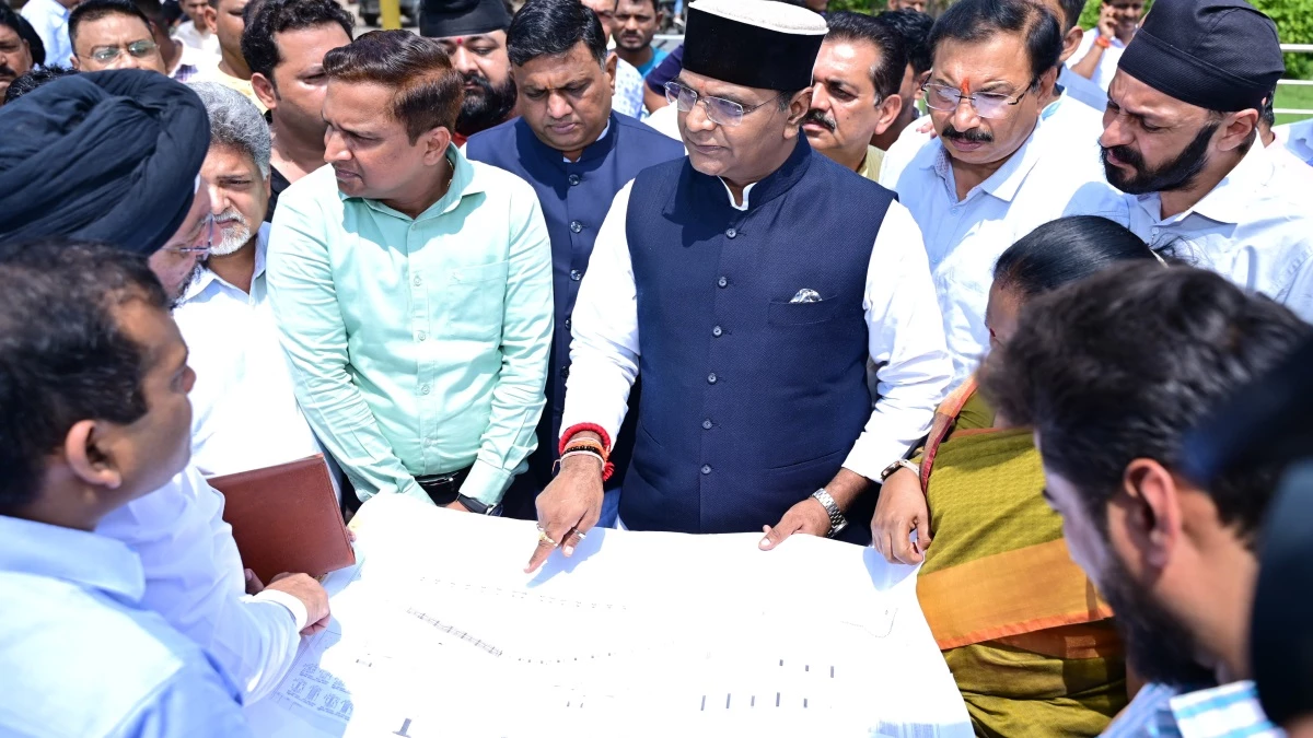 Bhopal News: प्रभात चौराहे पर थ्री-टियर सिस्टम पर फ्लाईओवर का जल्द होगा निर्माण, मंत्री सारंग ने किया निरीक्षण