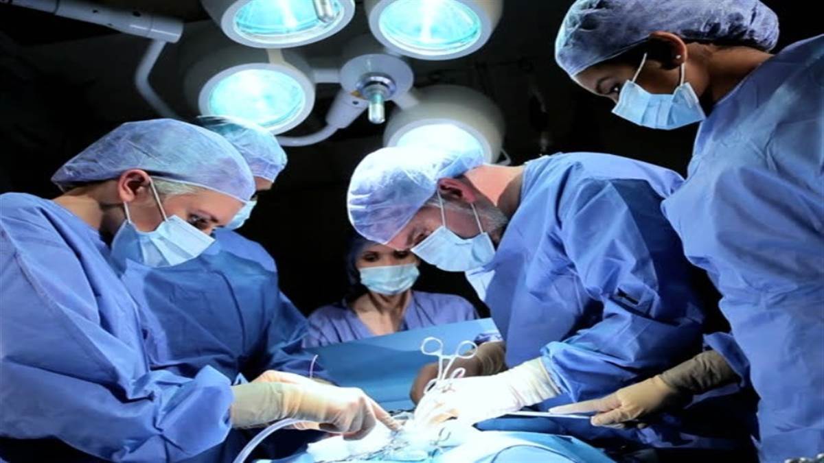 एम्स भोपाल ने दिल की दुर्लभ बीमारी का किया सफल इलाज, हाइब्रिड स्टेंट से मरीज की दिल की नस हुई सुरक्षित