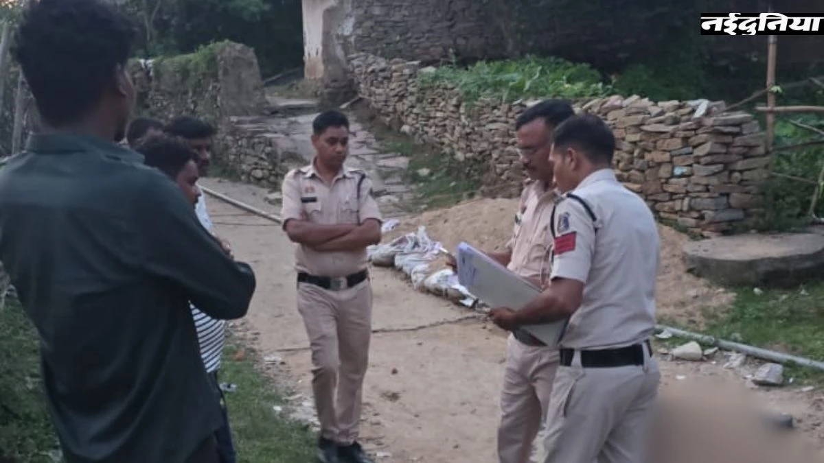खून से सनी कुल्हाड़ी लेकर थाने पहुंचा युवक, बैगा की बातों में आकर अपनी मां की कर दी हत्या