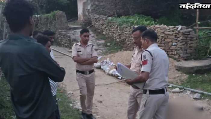 खून से सनी कुल्हाड़ी लेकर थाने पहुंचा युवक, बैगा की बातों में आकर अपनी मां की कर दी हत्या