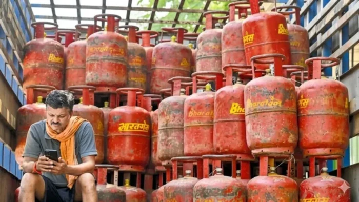 LPG सब्सिडी पर बड़ी खबर, सस्ते गैस सिलिंडर के लिए आधार बायोमीट्रिक जरूरी; डिलीवरी पर भी होगा वेरिफिकेशन