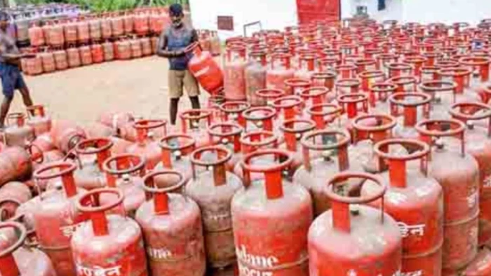 नए शहर में LPG कनेक्शन लेने का तरीका… Indane, Bharatgas और HP Gas के लिए ऐसे करें अप्लाई, यह डॉक्यूमेंट्स साथ रखना जरूरी