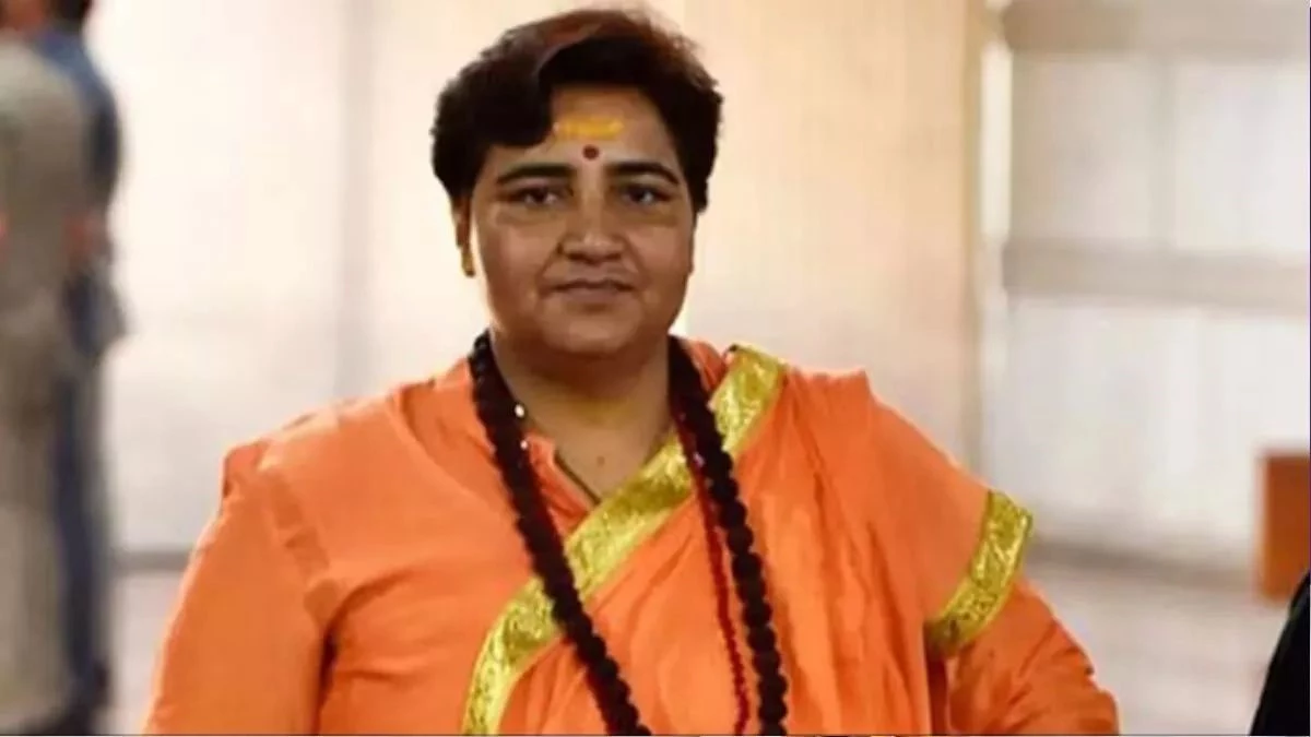 साध्वी प्रज्ञा के फिर बिगड़े बोल, कहा “बेटी बात न माने तो टांगें तोड़ दो”, कांग्रेस ने किया हमला
