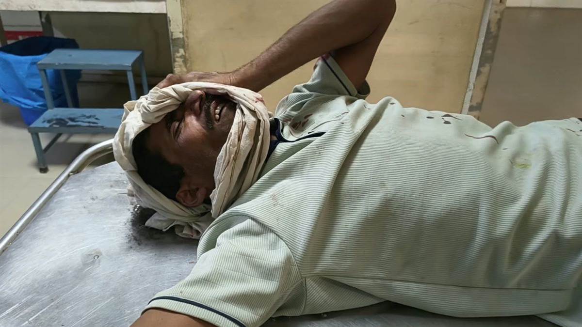 भिंड में 10 रुपये के विवाद में साथी ने युवक के सिर में मारी ईंट, घायल अस्पताल में भर्ती