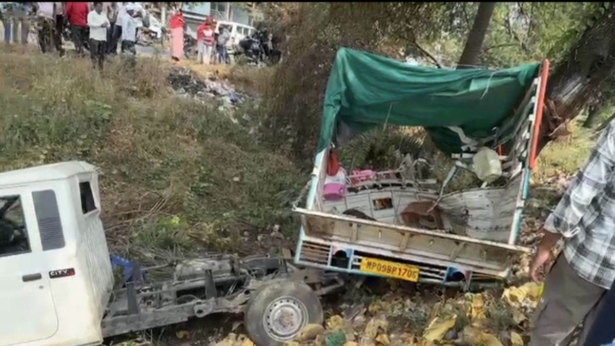 सलकनपुर से दर्शन कर देवास लौट रहे श्रद्धालुओं का लोडिंग वाहन दो बार पेड़ से...