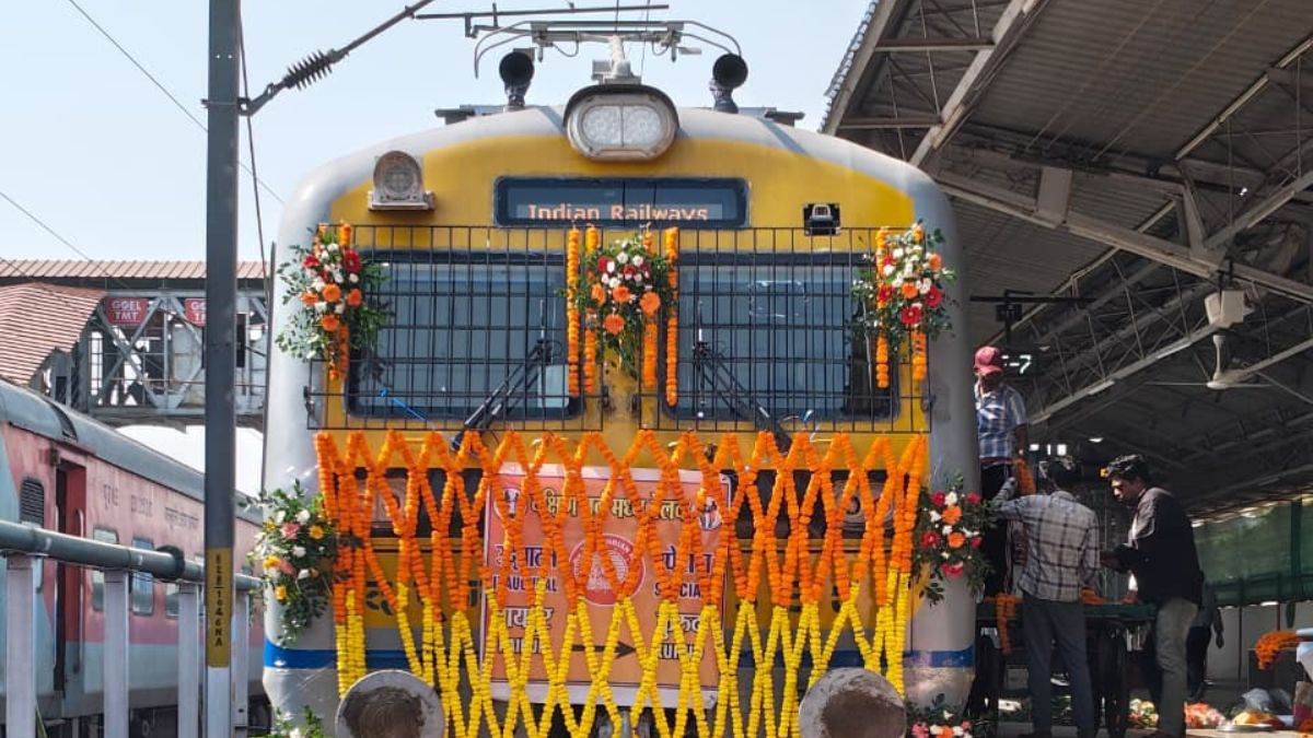 बालोद के यात्रियों के लिए बड़ी राहत, सप्ताह में 6 दिन चलेगी रायपुर तक पैसेंजर ट्रेन; पहले दिन 5 बजकर 19 मिनट पर पहुंची स्टेशन