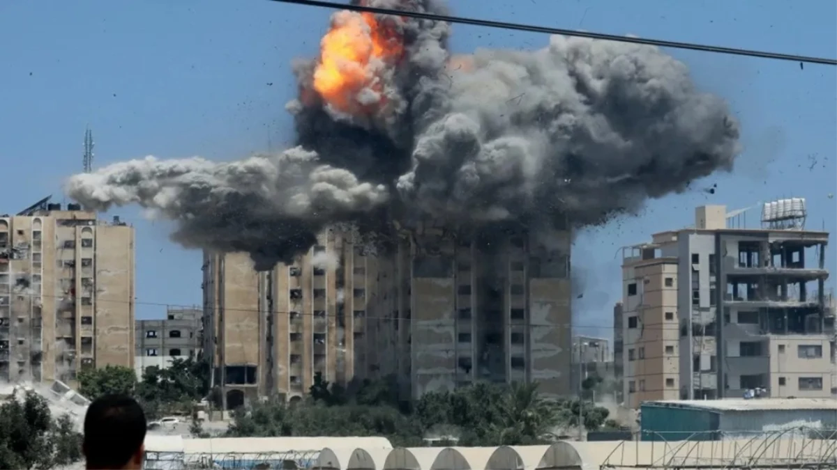 गाजा में इजरायल का बड़ा हमला... हमास के ठिकाने तबाह, 27 फलस्तीनियों की मौत
