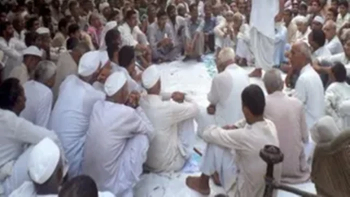 मंडावी गौंटिया बेड़ा सम्मेलन स्थगित : सामाजिक बहिष्कार से 18 गांव प्रभावित, अंतिम संस्कार तक पर लगी रोक