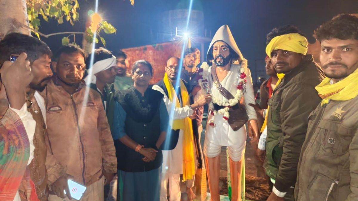 प्रशासन और जनप्रतिनिधियों के बीच टकराव की स्थिति, SDM ने मना किया, MLA ने लगवा दी जननायक टंट्या भील की प्रतिमा