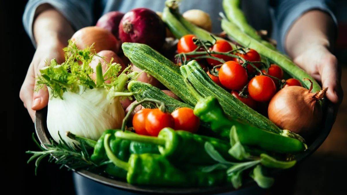 Cholesterol Level: इन सब्जियों के सेवन से कभी नहीं बढ़ेगा कोलेस्ट्रॉल लेवल, डायबिटीज का खतरा भी होगा कम