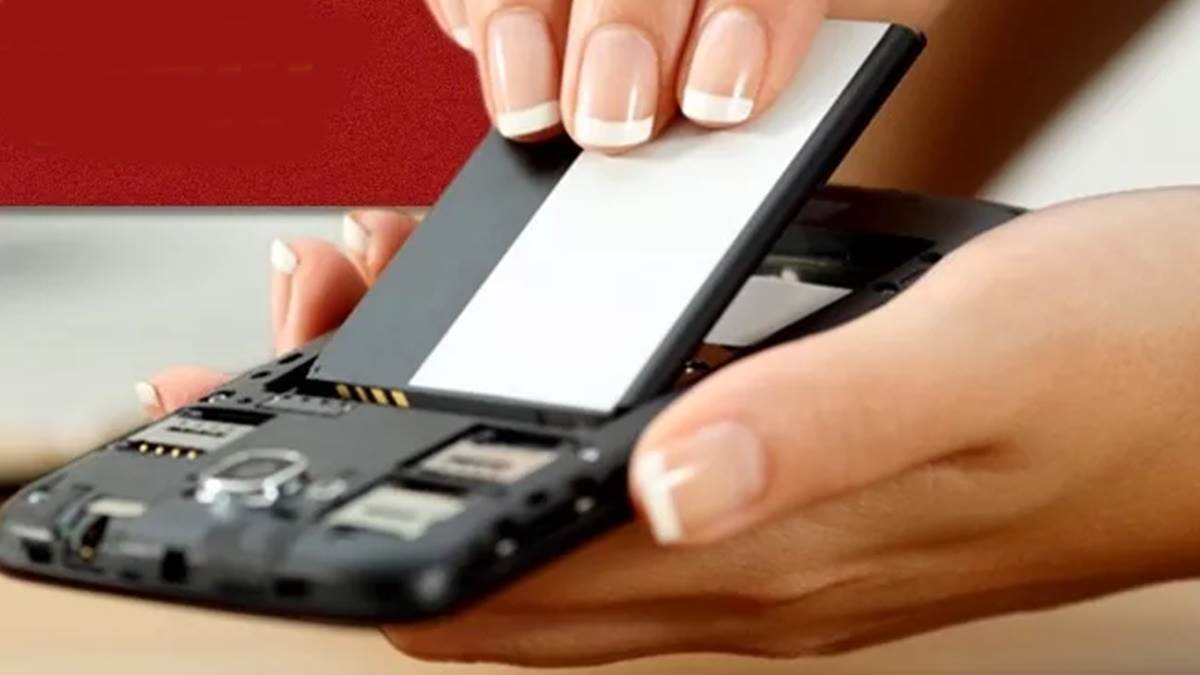 रीवा में मोबाइल की पुरानी बैटरी में हुआ धमाका, एक बच्चे की अंगुलियों के उड़े चीथड़े; भाई भी घायल