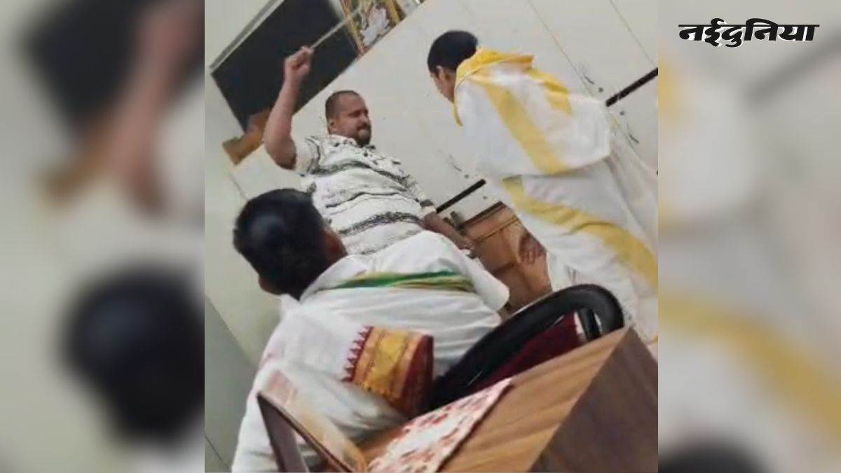 उज्जैन के वेद विद्या प्रतिष्ठान के शिक्षक द्वारा छात्र की बेरहमी से पिटाई, प्रबंधन ने साधी चुप्पी, फोन नहीं उठा रहे सचिव; Video वायरल