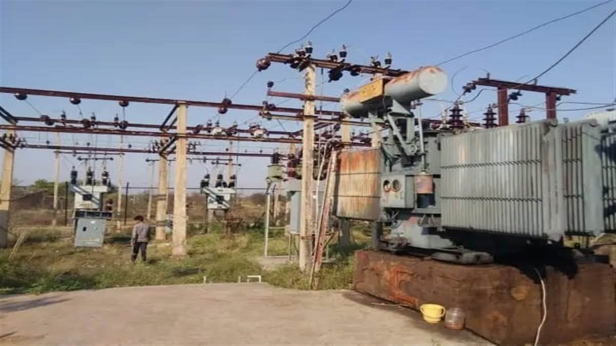 Mungeli News: भीषण गर्मी के बीच अघोषित बिजली कटौती से लोग परेशान