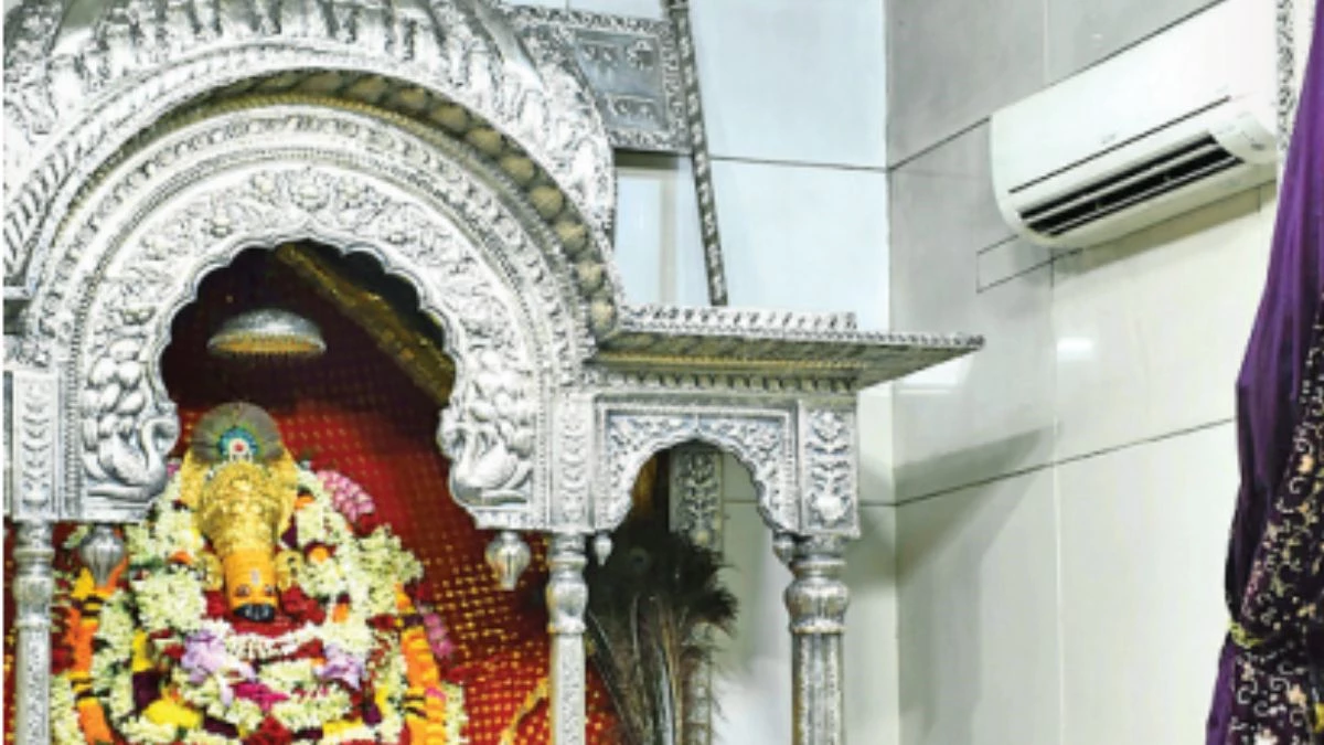 AC-coolers started to protect God from the outbreak of heat, enjoyment of cold beverages