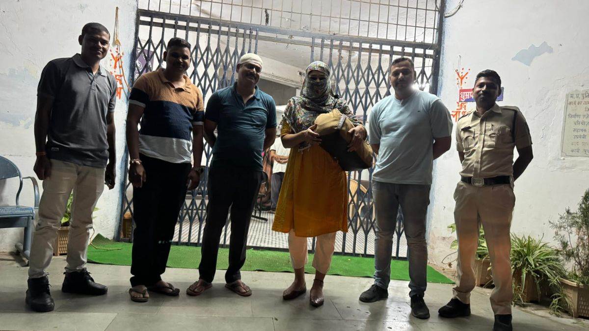 Dhar Crime: SDOP बनी गर्लफ्रेंड… थाना प्रभारी ने भेष बदलकर कचरा उठाया, ढाबे में बर्तन धोए और लूट के आरोपियों को ऐसे धर दबोचा