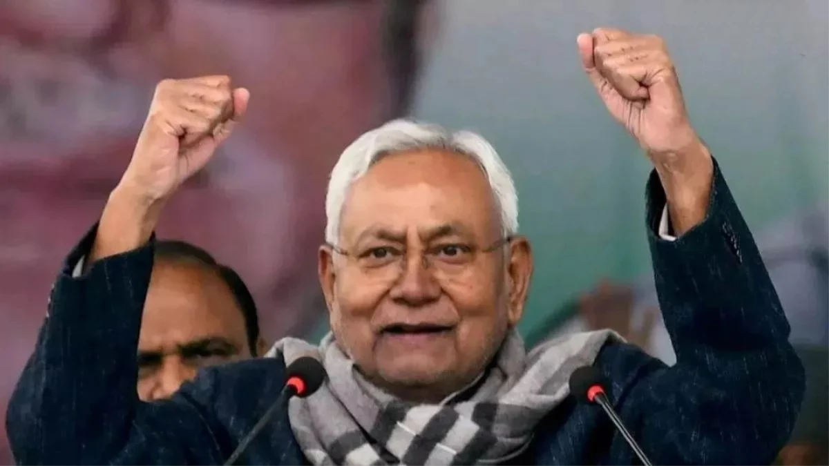 बिहार में बुजुर्गों, विधवाओं और दिव्यांगों को हर महीने मिलेंगे 1100 रुपये, Nitish Kumar ने महिलाओं को दी बड़ी सौगात