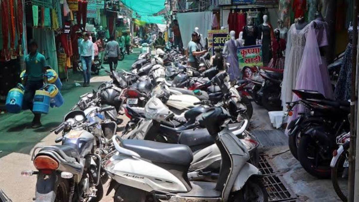 इंदौर में जनता को नहीं मिल रहा है मौलिक अधिकार वाला ‘फुटपाथ‘