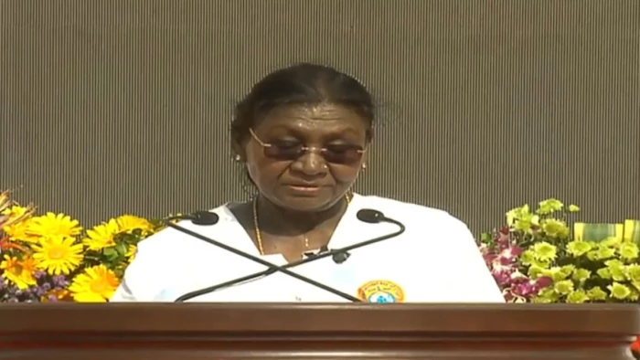 राष्ट्रपति द्रौपदी मुर्मु ने जबलपुर में आकर जताई खुशी, मुख्यमंत्री और राज्यपाल के साथ किया योग