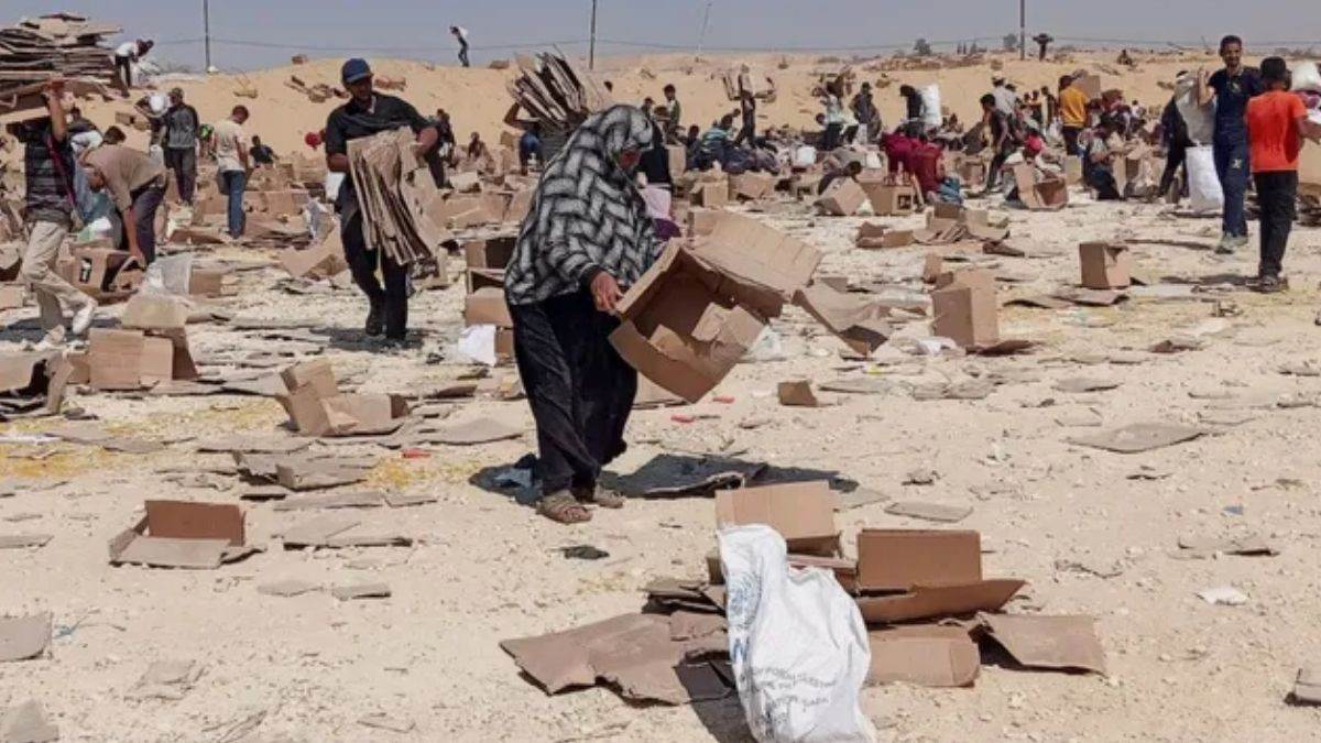 Israel-Gaza War: गाजा में इजरायली सैनिकों ने चलाई अंधाधुंध गोलियां, फूड पैकेट लेते 93 फिलिस्तीनियों की मौत