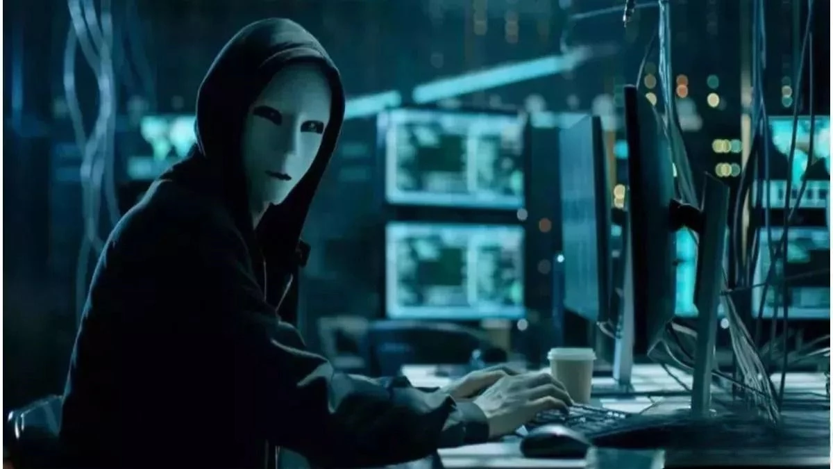 Operation Cyber Shield: आईटी इंजीनियर और LIC एजेंट निकले ठग, सस्ते सीमेंट का लालच देकर ऐंठे 8.8 लाख रुपये
