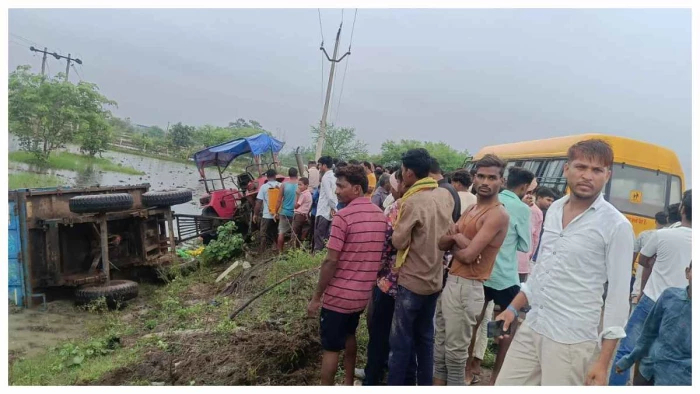 हिर्री : धान रोपाई के लिए जा रहे श्रमिकों से भरी ट्रैक्टर-ट्रॉली पलटी, दो की मौत, छह घायल